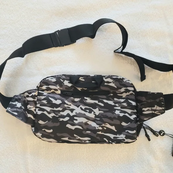 Puma Camouflage Circadian Waistbag Fanny Pack NWT - Picture 2 of 8